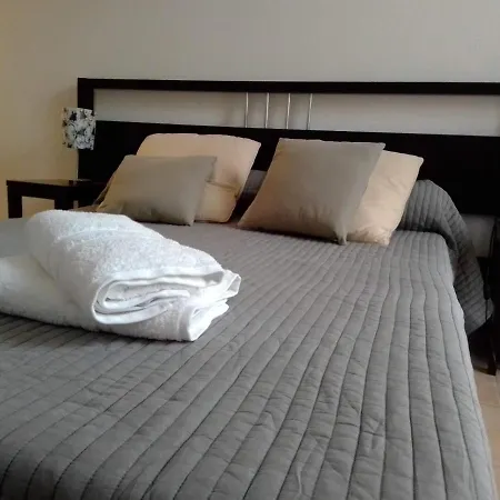 Joli T2 Dans Avec Piscine, Hammam Et Parking Gratuits * Каркассонн