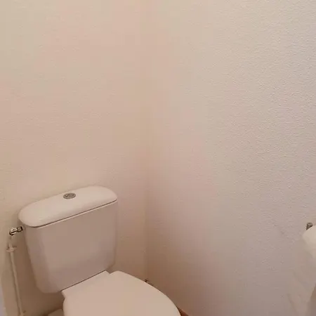 Апартаменти Joli T2 Dans Avec Piscine, Hammam Et Parking Gratuits