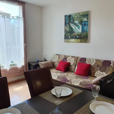 Апартаменти Joli T2 Dans Avec Piscine, Hammam Et Parking Gratuits Каркассонн