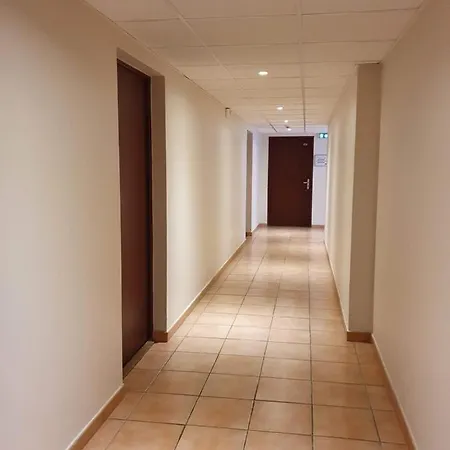 Joli T2 Dans Résidence Avec Piscine, Hammam Et Parking Gratuits Appartement