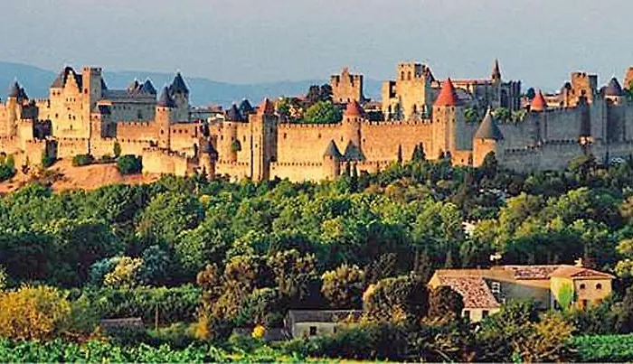 Joli T2 Dans Avec Piscine, Hammam Et Parking Gratuits * Carcassone