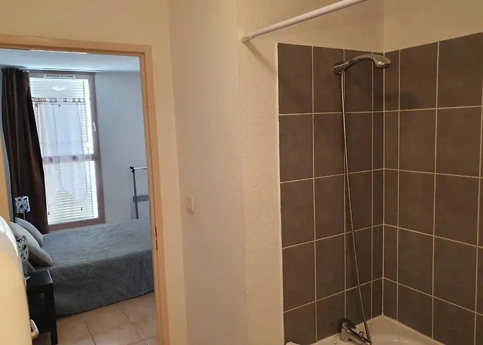 Apartman Joli T2 Dans Avec Piscine, Hammam Et Parking Gratuits *