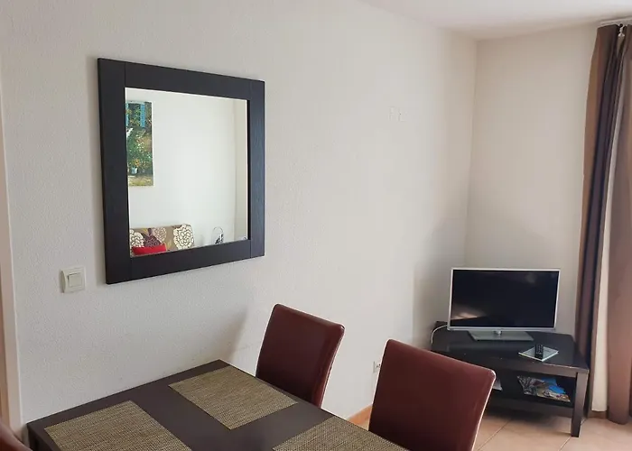 Joli T2 Dans Avec Piscine, Hammam Et Parking Gratuits *